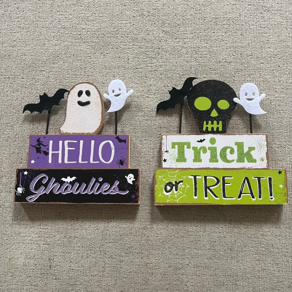 Halloween Tabletop Decor Set 2 Hello Ghoulies Trick‎ or Treat Wood Signs Glitter